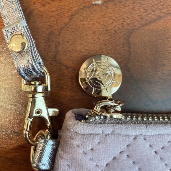 Stephanie Johnson Milan Large Flat Wristlet - Picture 3 of 7